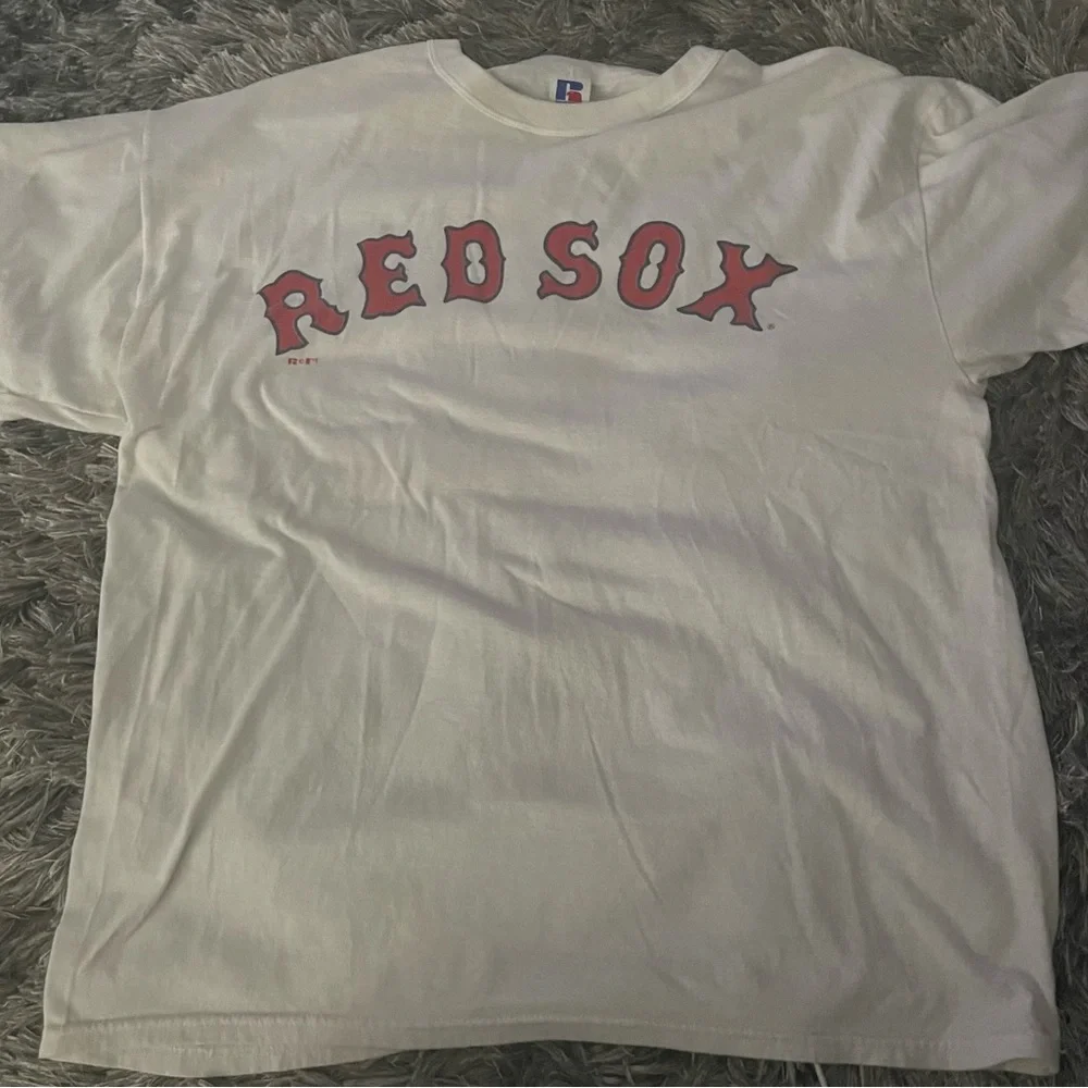 Boston Red Sox Russell Athletic Tee Shirt white in Large - Picture 2 of 4